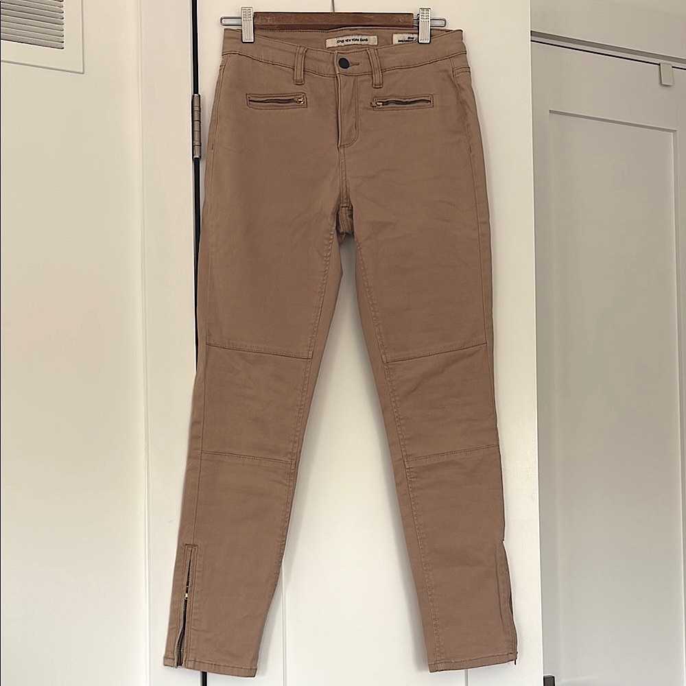 Jones New York SoHo Tan Pants with Gold Zipper Accents